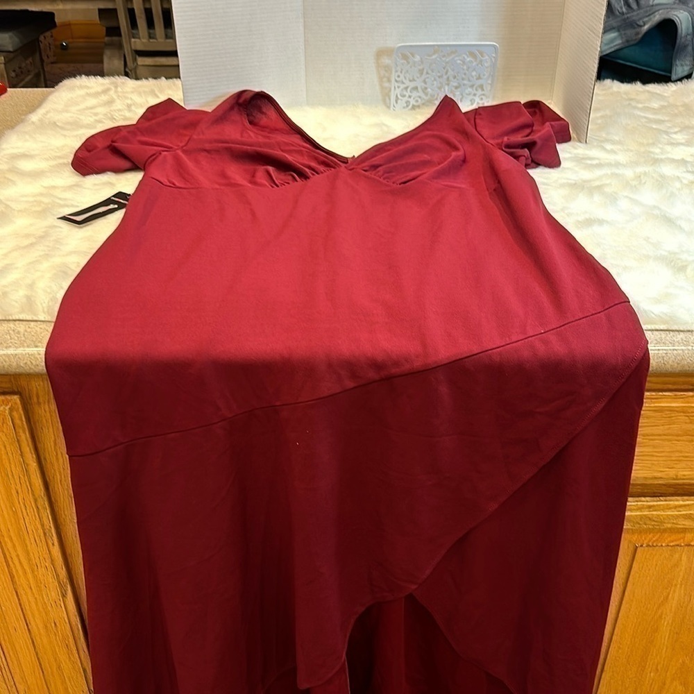 NWT Burgandy long dress perfect for the holidays US size 36